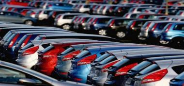 Penjualan Mobil Anjlok Drastis sampai 22%, Ini Penjelasannya