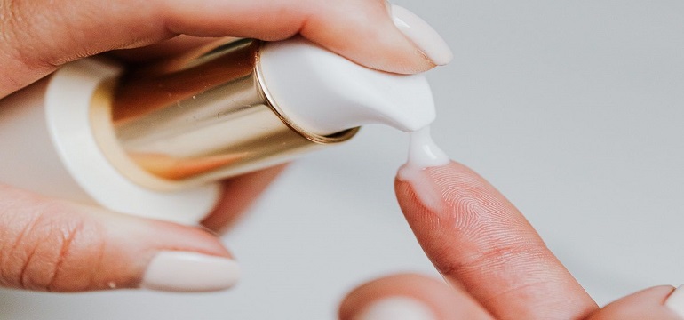 Skincare Terbaik dari Mama Cantik Atasi Berbagai Masalah Kulit
