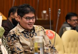 Kenali Ravindra Airlangga: Caleg Golkar yang Siap Menjawab Tantangan Zaman