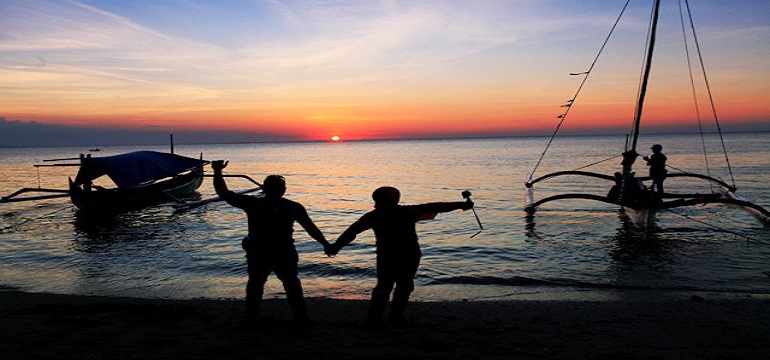 Tetap Romantis Meski Jarang Bertemu