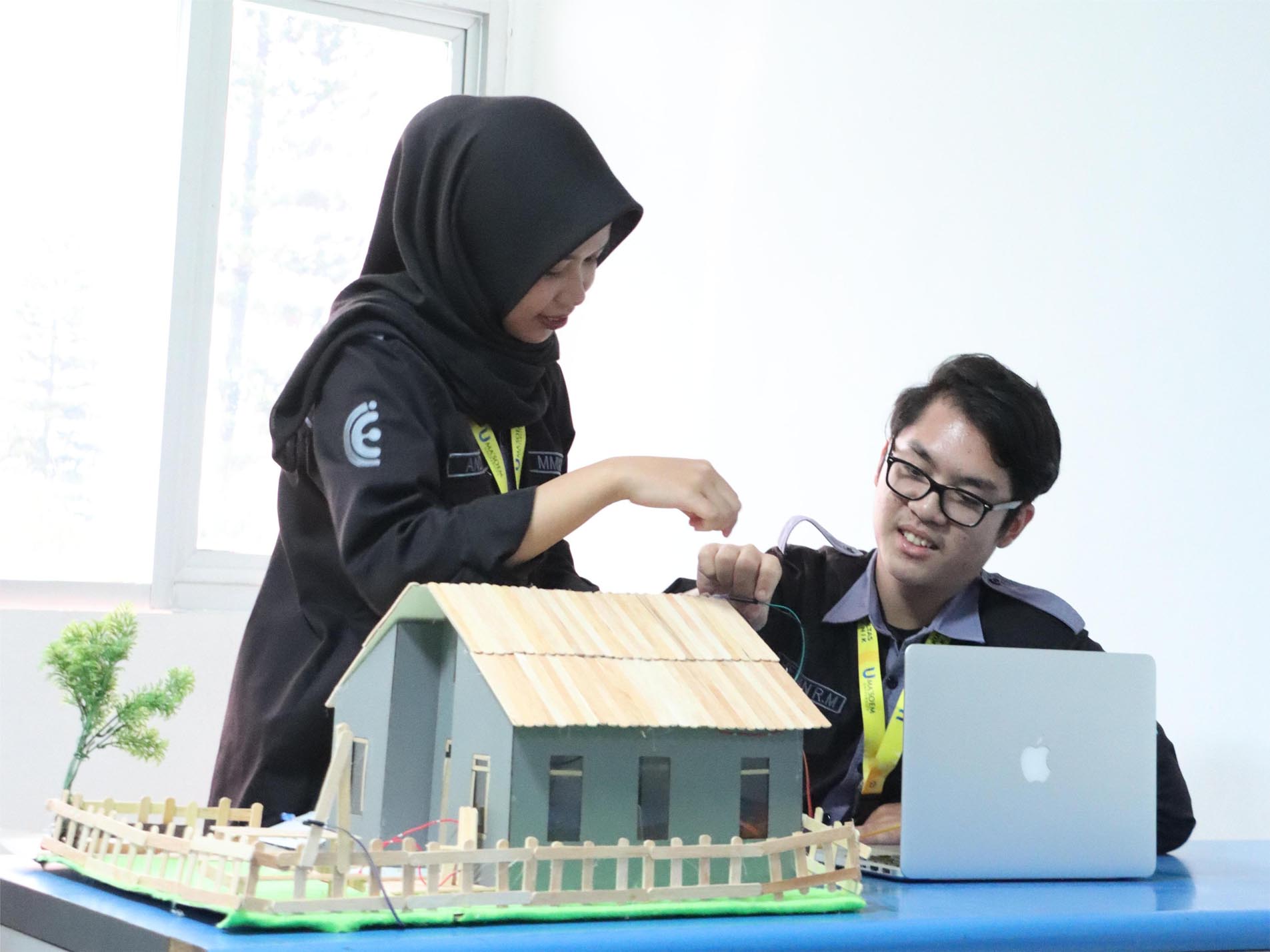 Bagaimana Materi Mata Kuliah Jurusan Teknik Industri Membentuk Keterampilan Pemecahan Masalah Anda?