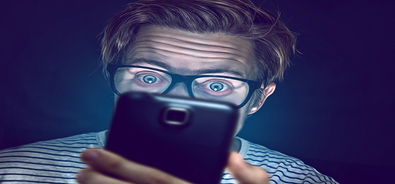 Anda Sering Menggunakan Gadget? Jaga Mata Anda dengan 5 Tips ini