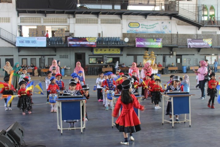 Mendorong Kreativitas Siswa Boarding School Al Masoem Gunakan Robotik