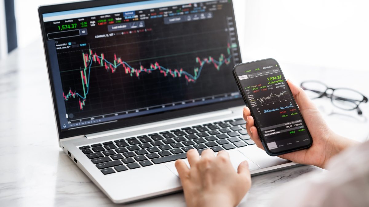 Promosi Cerdas Melalui Sosial Media untuk Web Copy Trading di Rajakomen.com