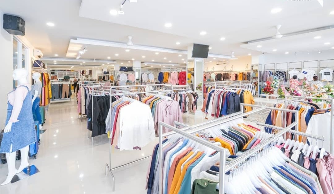 Meningkatkan Penjualan dengan Sosmed Branding Toko Baju di Rajakomen.com