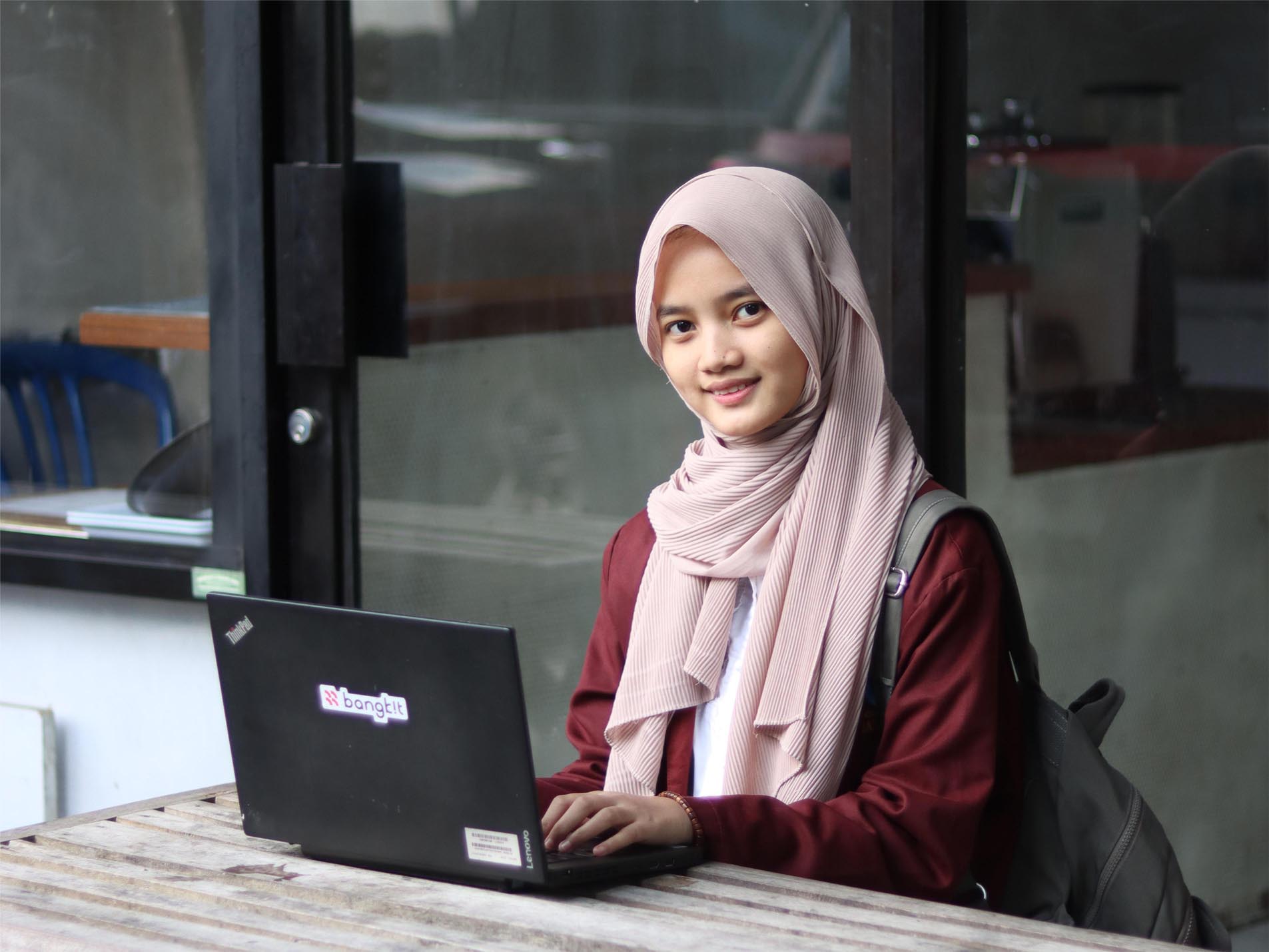 Digital Bisnis Adalah Apa Sih Bedanya Sama E-Commerce dan Kampus Mana yang Punya Jurusan Ini?