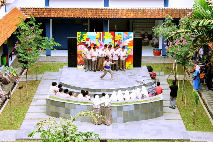 Robotik di Boarding School Al Masoem: Mengasah Kemampuan Problem Solving Siswa