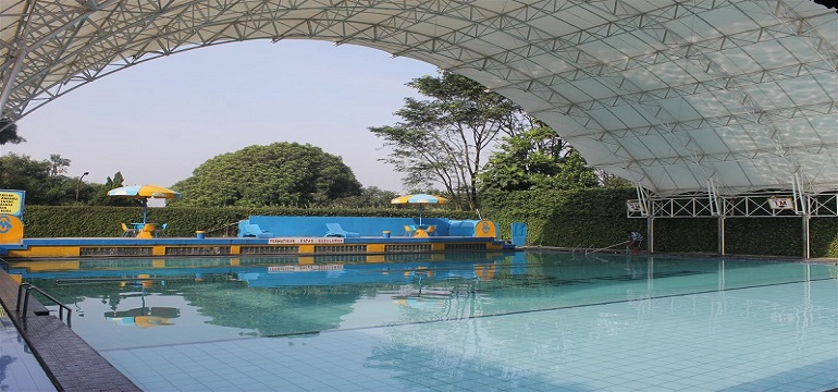 Ekstrakurikuler Berenang di SMP Islam Al Masoem Bandung: Meningkatkan Bakat dan Keterampilan Siswa