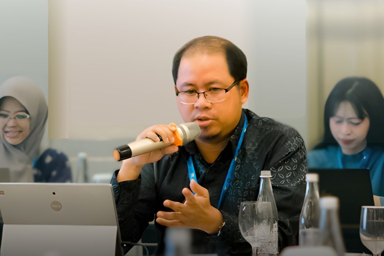 Berikut dosen berprestasi Al Ma'soem Ryzki Wiryawan akademisi Sistem Informasi yang aktif melestarikan sejarah dan budaya