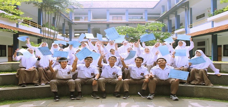 Al Masoem : SMA Favorit Di Bandung Timur