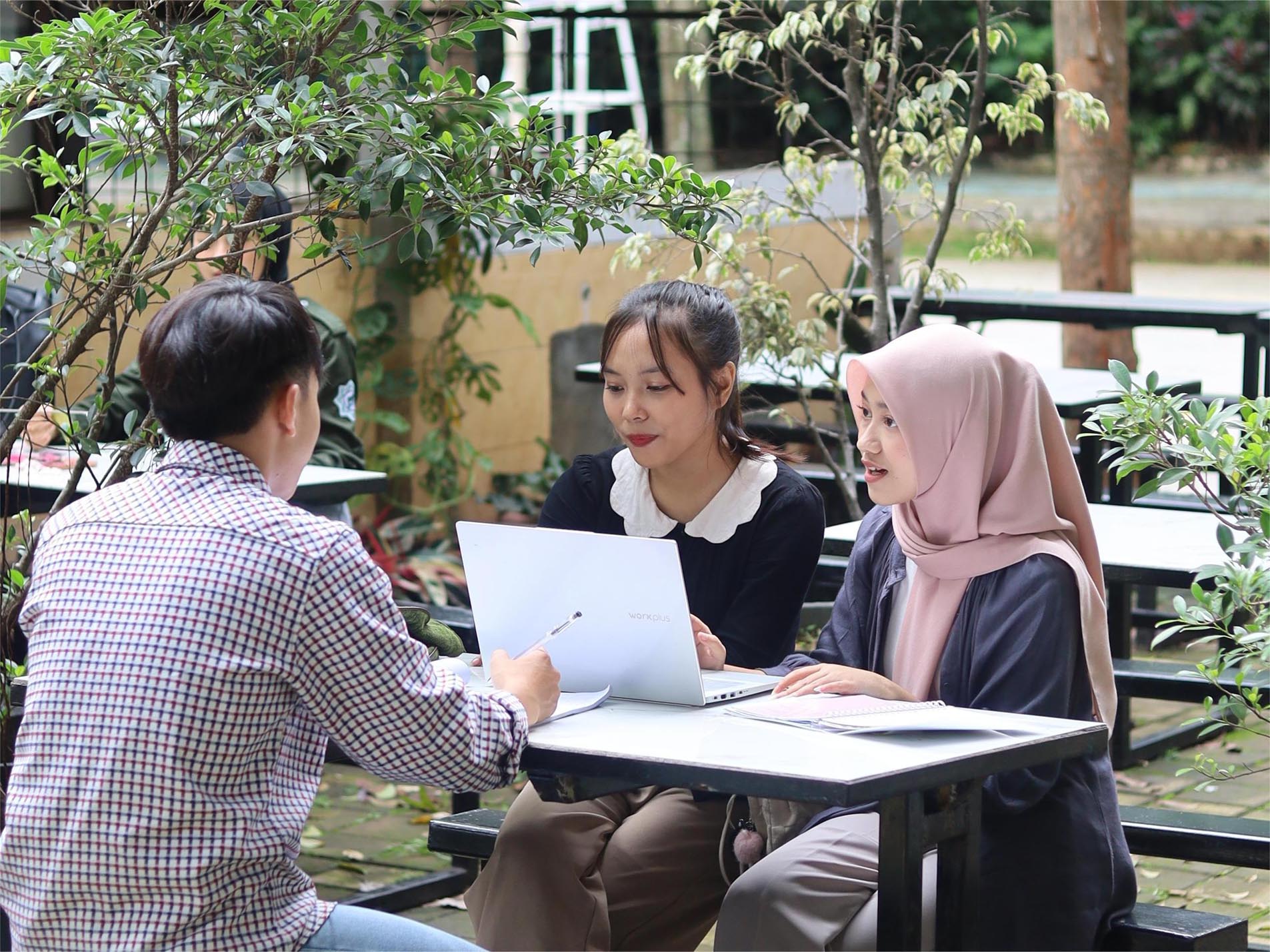 Mungkinkah Kuliah S1 Bimbingan Konseling di Perguruan Tinggi Swasta Lebih Hemat Dibandingkan Kampus Negeri
